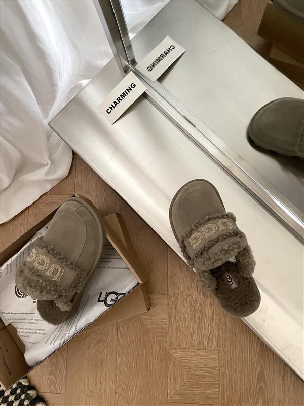 2025126111245576 210